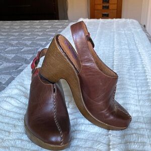 Indigo sling back “clogs”.